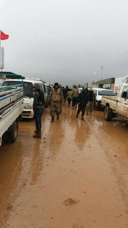 الجيش السوري الحر في طريقه الى عفرين 3