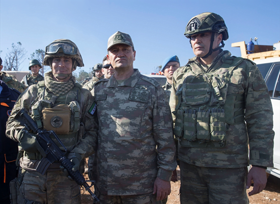 ما هو العلم الذي ارتداه ضابط تركي على جبل برصايا؟ (شاهد) 1