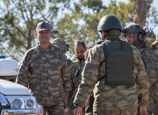 ما هو العلم الذي ارتداه ضابط تركي على جبل برصايا؟ (شاهد) 3