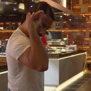 فاتورة عشاء صادمة عند حبيب الملح… وشكاوى من ارتفاع أسعار مطعم الطاهي التركي