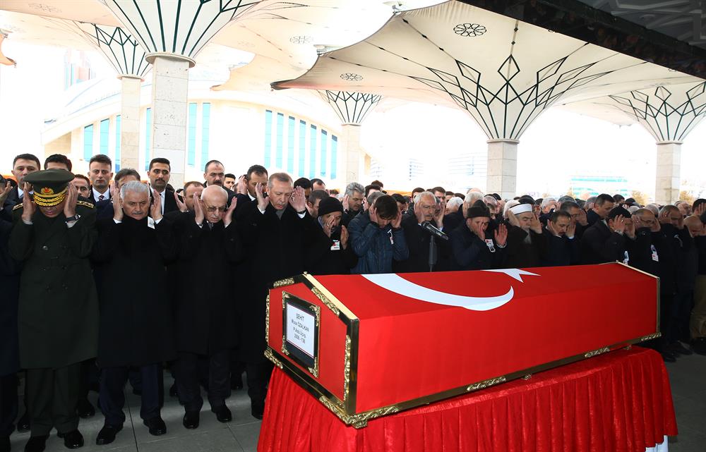 أردوغان يشيع أول شهيد تركي في "غص الزيتون" 7