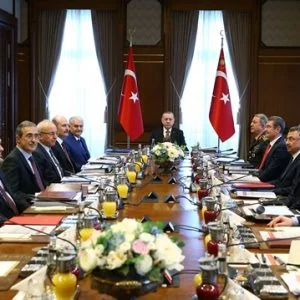 استمر لـ7 ساعات برئاسة اردوغان.. انتهاء اجتماعاً لـ”اللجنة التنفيذية للصناعات الدفاعية”
