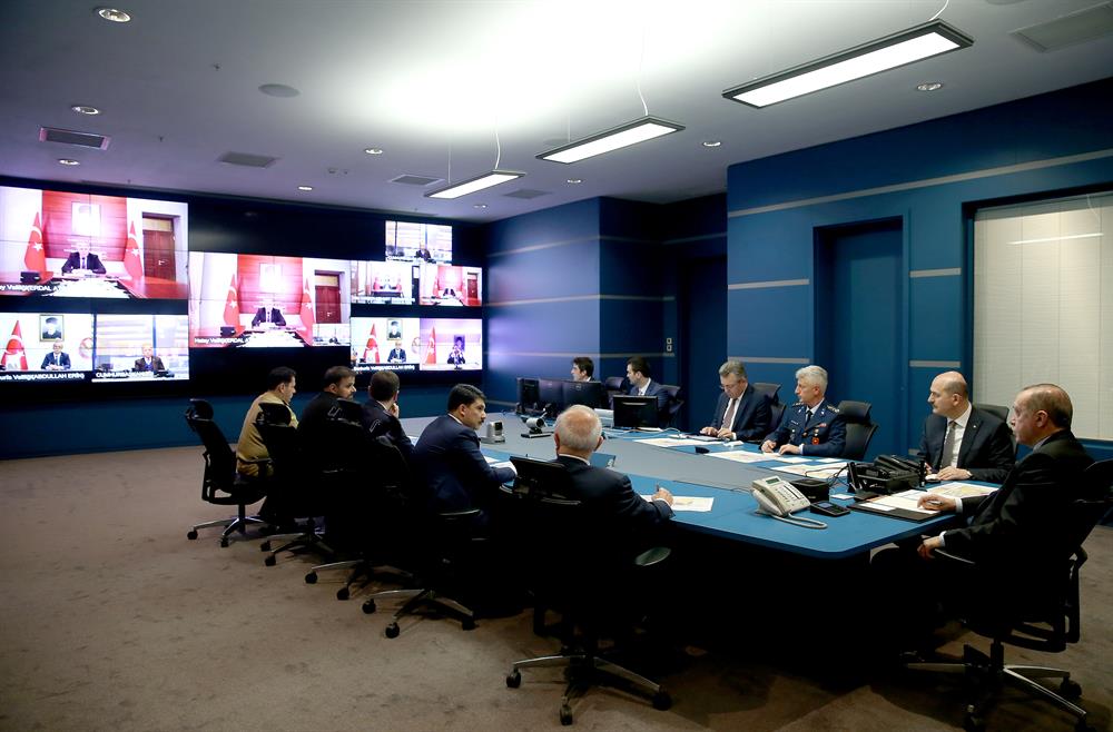 بالصور.. تعرف على المركز الذي من خلاله يتابع ارودغان كل الاحداث الجارية في تركيا 15