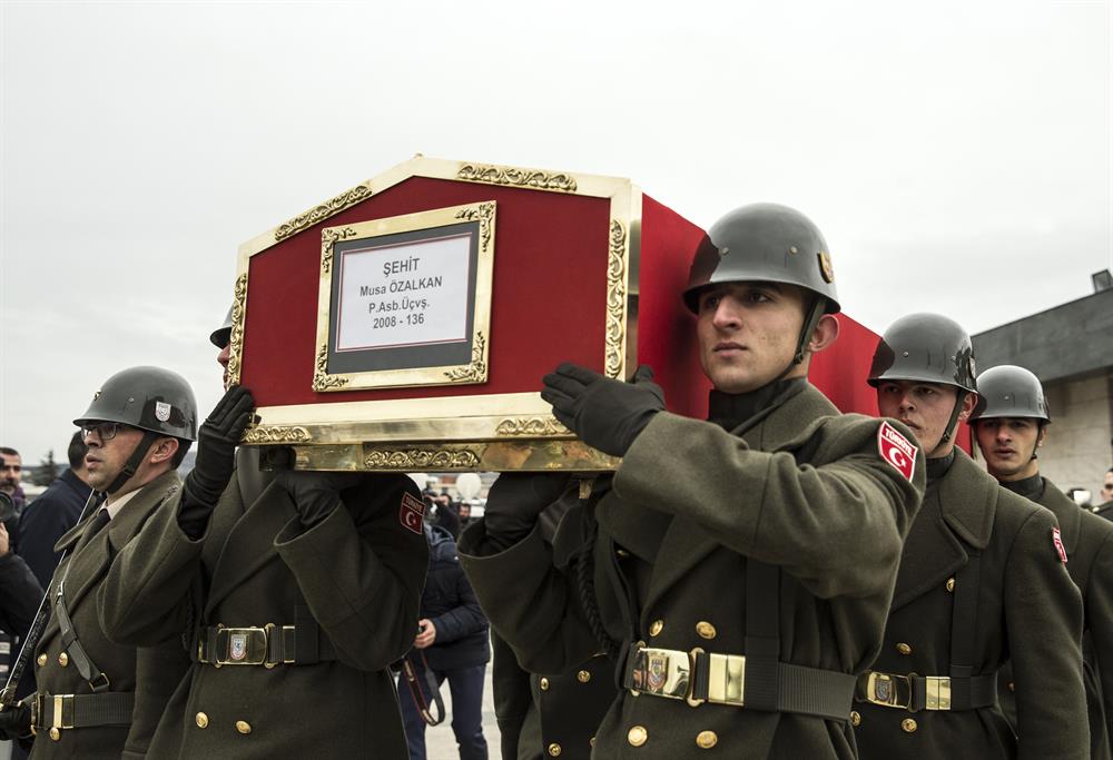 أردوغان يشيع أول شهيد تركي في "غص الزيتون" 11