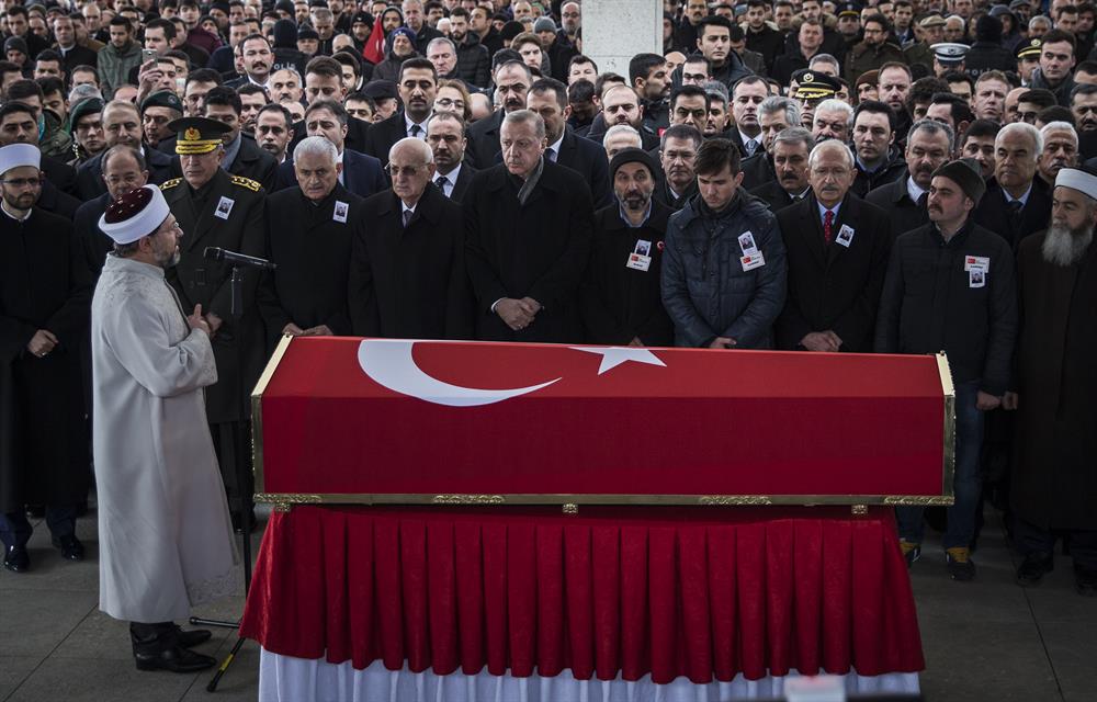 أردوغان يشيع أول شهيد تركي في "غص الزيتون" 13