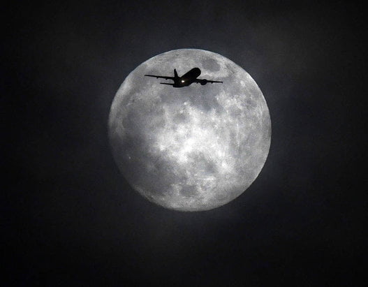 العالم يشاهد قمر الدم العملاق الأزرق..شاهد صور رائعة للظاهرة 23