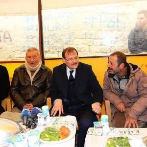 تركيا.. وزيران يُعزيّان بشهيدي قصف مسجد تاريخي في “كليس”