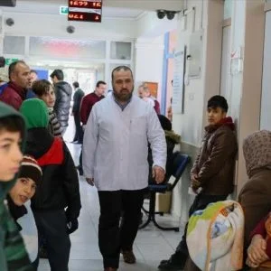 طبيب سوري: إرهابيو”ب ي د” يفرضون “إتاوة” على المارين من “عفرين”