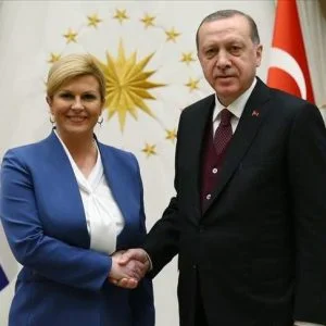 أردوغان يستقبل نظيرته الكرواتية بأنقرة وسط مراسم رسمية