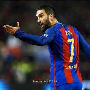 برشلونة يربط توران من يديه وقدميه