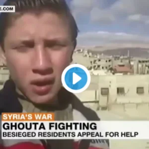 شاهد.. طفل سوري يتحوَّل إلى مراسل حربي من داخل الغوطة.. أصبح صوت المحاصرين للخارج
