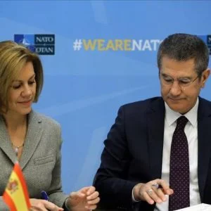 وزير الدفاع التركي يلتقي نظيرتيه الإسبانية والإيطالية