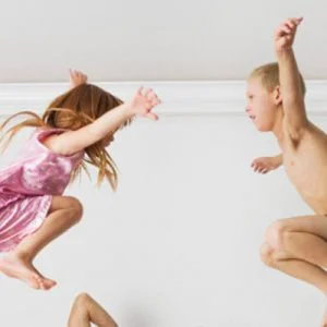 دراسة توضح فوائد وجود الأخ في حياتك