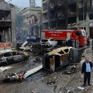 والي انقرة: انفجار امس ناتج عن حقيبة متفجرات