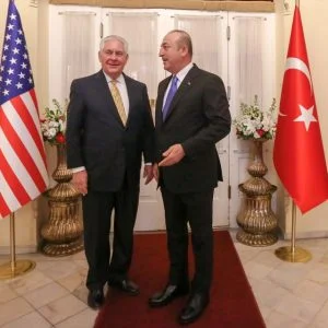 تشاوش أوغلو يلتقي نظيره الأمريكي في أنقرة