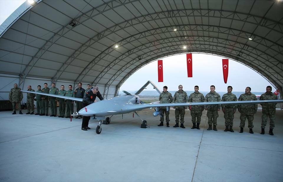 صور.. اردوغان يزور مركز طائرات بدون طيار تشارك في غصن الزيتون 7