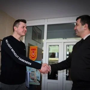 شاب تركي ينجح بإنقاص 45 كيلوغراما من وزنه ليُسمح له بالانضمام لجيش بلاده.. تعرف على القصه(صور)