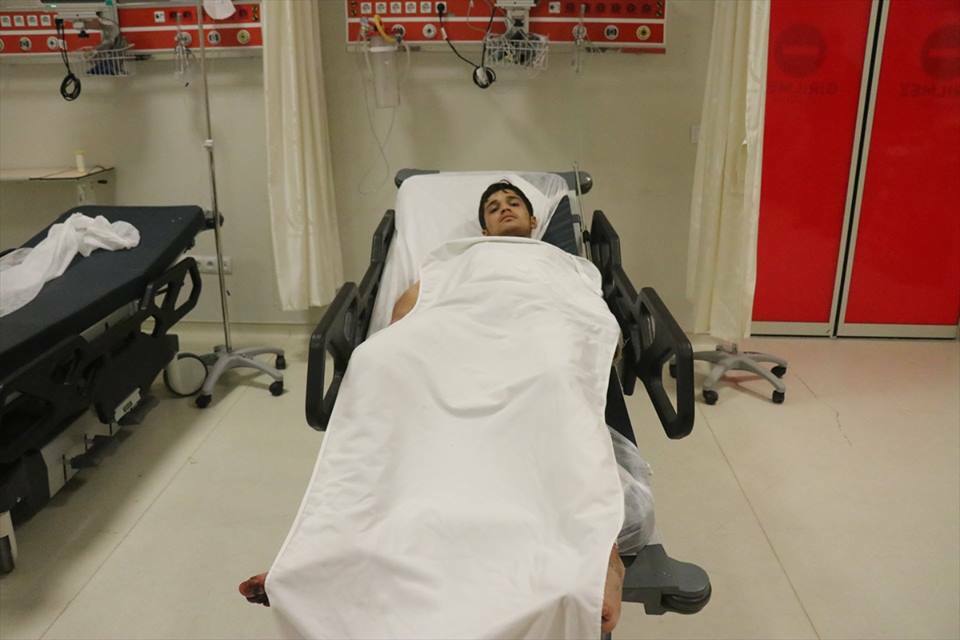 شاهد بالصور.. جريح من "ب ي د" في مستشفى هاتاي التركي 5