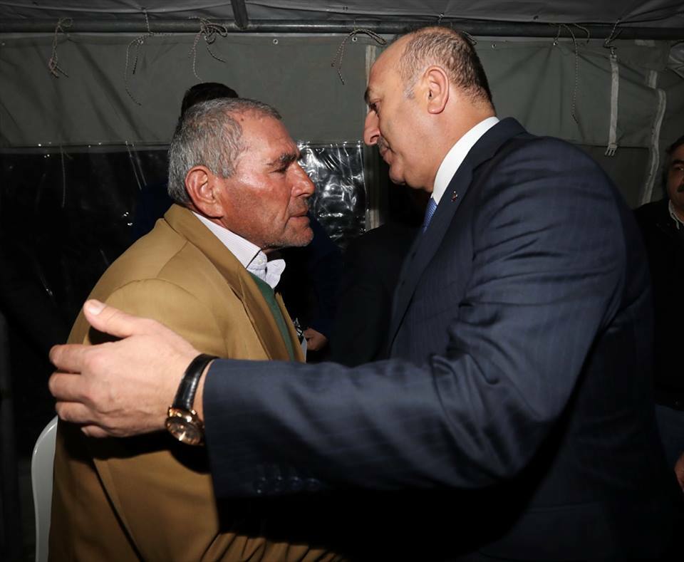 جاويش أوغلو يزور عائلة شهيد تركي في محافظة انطاليا "صور" 5