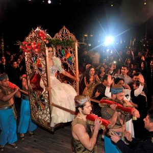 بالصور | بدء موسم الأعراس الهندية في مدينة أنطاليا التركية