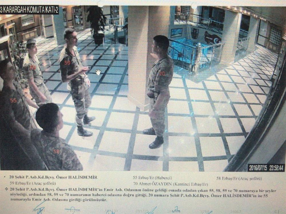 جديد.. هكذا استعد الضابط "عمر خالص دمير" لقتل جنرال انقلابي بمقر القوات الخاصة التركية (فيديو وصور) 8 جديد.. هكذا استعد الضابط "عمر خالص دمير" لقتل جنرال انقلابي بمقر القوات الخاصة التركية (فيديو وصور) 7