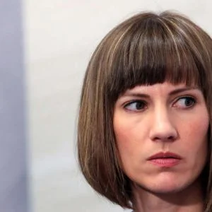 موظفة استقبال تكشف تفاصيل تحرش ترامب بها