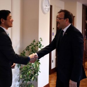 نائب يلدريم يبحث مع السفير الياباني تطوير العلاقات الثنائية