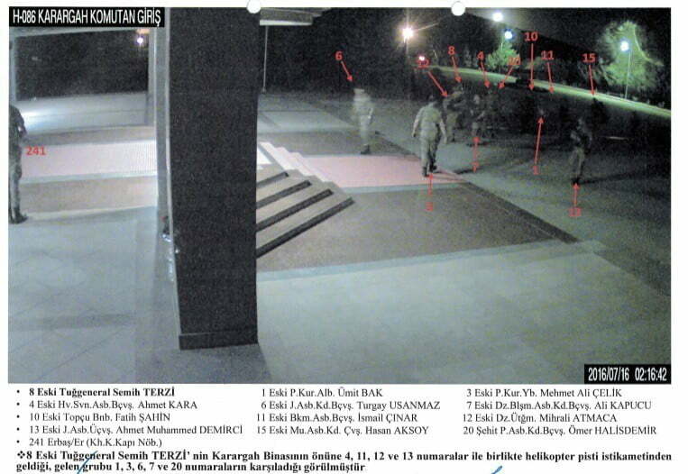 جديد.. هكذا استعد الضابط "عمر خالص دمير" لقتل جنرال انقلابي بمقر القوات الخاصة التركية (فيديو وصور) 20 جديد.. هكذا استعد الضابط "عمر خالص دمير" لقتل جنرال انقلابي بمقر القوات الخاصة التركية (فيديو وصور) 19