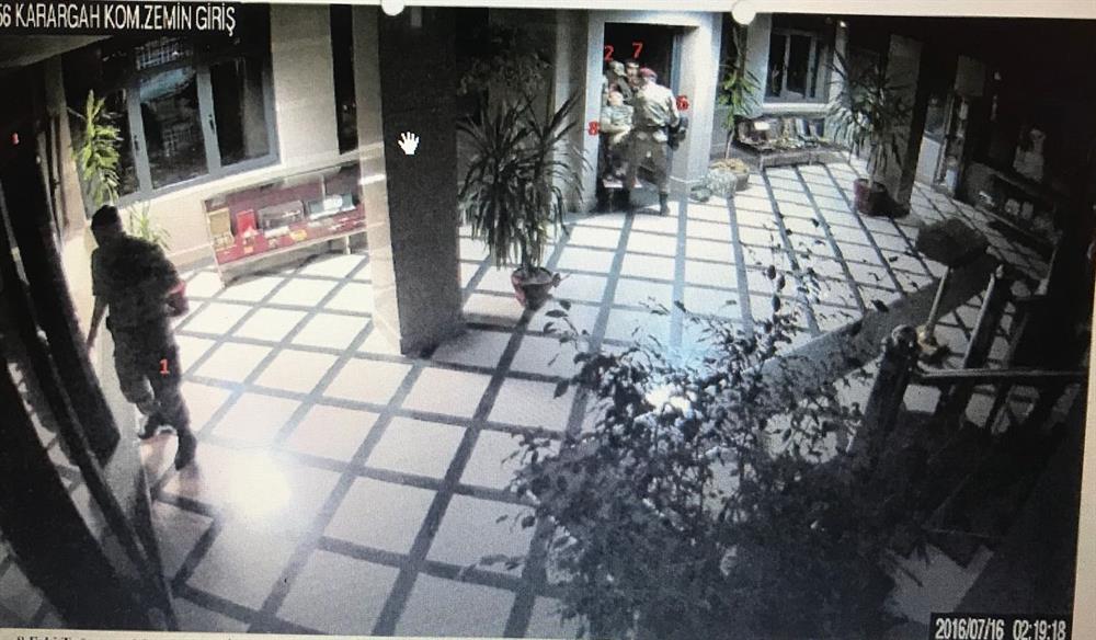 جديد.. هكذا استعد الضابط "عمر خالص دمير" لقتل جنرال انقلابي بمقر القوات الخاصة التركية (فيديو وصور) 28 جديد.. هكذا استعد الضابط "عمر خالص دمير" لقتل جنرال انقلابي بمقر القوات الخاصة التركية (فيديو وصور) 27