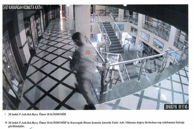 جديد.. هكذا استعد الضابط "عمر خالص دمير" لقتل جنرال انقلابي بمقر القوات الخاصة التركية (فيديو وصور) 26 جديد.. هكذا استعد الضابط "عمر خالص دمير" لقتل جنرال انقلابي بمقر القوات الخاصة التركية (فيديو وصور) 25