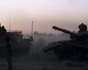 شاهد: استهداف طائرة أميركية لدبابة روسية في سوريا.. الضربة الثانية في أسبوع للقوات الموالية للنظام السوري