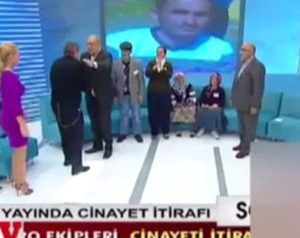 تفاصيل جريمة قتل واعتداء على الهواء مباشرةً في استوديو برنامج تركي!(فيديو)