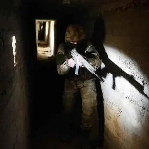 الجيش التركي يلاحق الإرهابيين في شبكة “أنفاق” عفرين