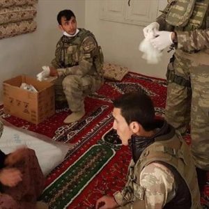 الجيش التركي يقدم دعمًا طبيًا لأهالي قرية محررة في “عفرين”