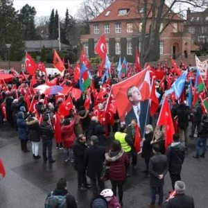 الدانمارك.. مظاهرة داعمة لـ “غصن الزيتون” في العاصمة كوبنهاغن