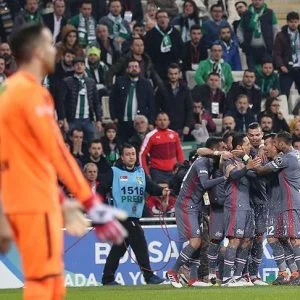 بشيكطاش يفقد نقطتين ثمينتين في الدوري التركي