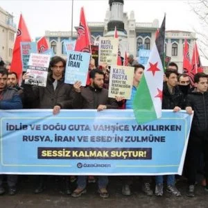 مظاهرة في اسطنبول للتنديد بالقصف على الغوطة الشرقية و إدلب