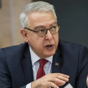 السفير التركي في واشنطن: على الولايات المتحدة قطع الدعم عن “ب ي د/ بي كا كا” الارهابي
