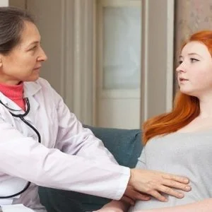 اسباب حموضة المعدة وطرق طبيعية لعلاج حرقة المعدة