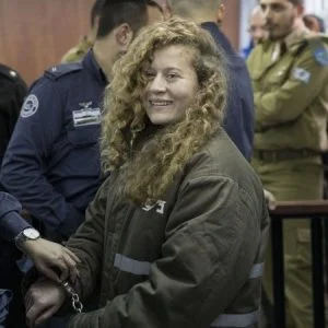 “اتحاد شباب الجامعات” التركية ينظم وقفة تضامنية مع “عهد التميمي”