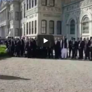 شاهد.. استقبال الرئيس اردوغان بـ “سلام سلطاني عثماني”