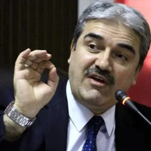 مستشار يلدريم: إيران جارة ولا بد أن نتعاون معها