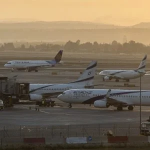 اصطدام طائرتين في مطار تل أبيب (فيديو)