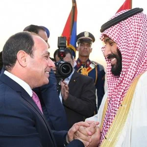 موقع إسرائيلي: السيسي وابن سلمان يضغطان على عباس لقبول “صفقة القرن”