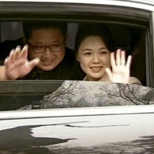 تفاصيل جديدة عن الزوجة الغامضة لرئيس كوريا الشمالية… هكذا وقع كيم في غرامها