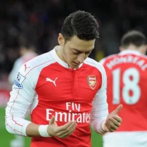 مسعود أوزيل: أقرأ الفاتحة وسورة الإخلاص قبل كل مباراة