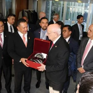 رئيس البرلمان التركي يلتقي نظرائه من خمس دول