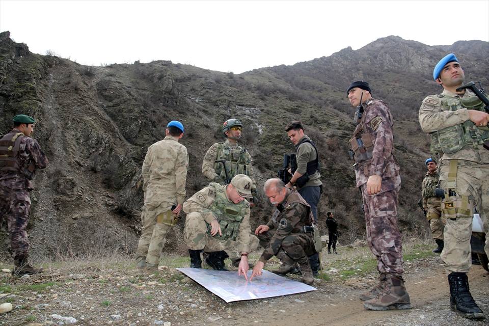 شاهد بالصور| عملية أمنية ضد عناصر حزب العمال الكردستاني في محافظة هكاري التركية 1