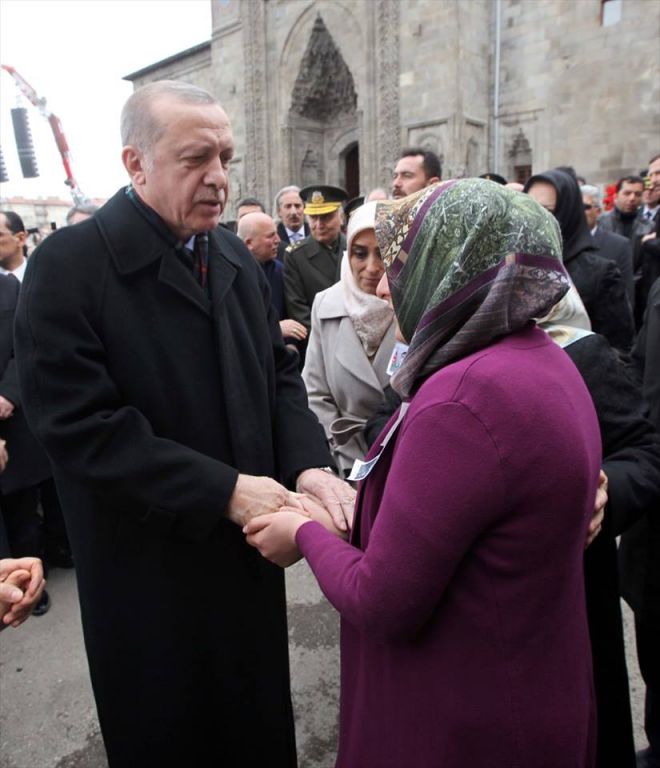 شاهد | اردوغان يشارك في جنازة الجندي محمد كر 1