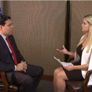 غضب بعد لقاء لقناة سورية معارضة مع سفير اسرائيلي (شاهد)